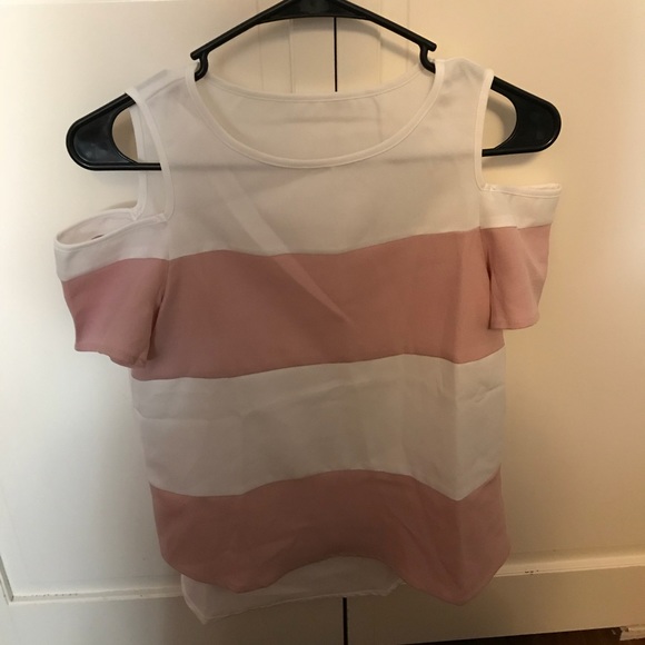 Pink and white blouse. - Picture 1 of 2